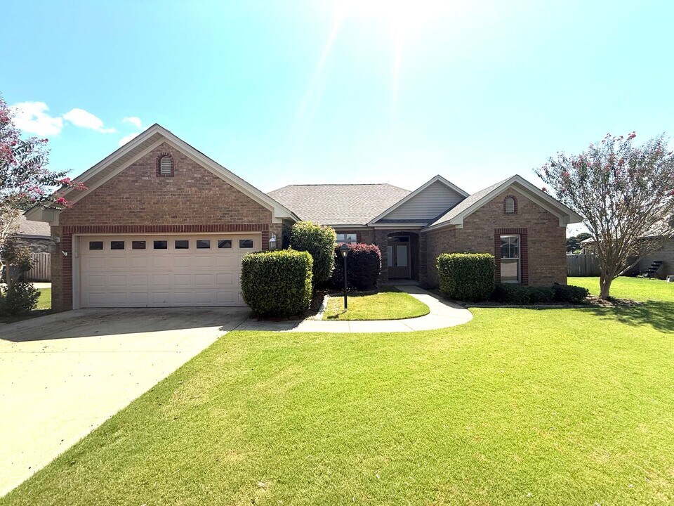 199 Village Way in Wetumpka, AL - Building Photo