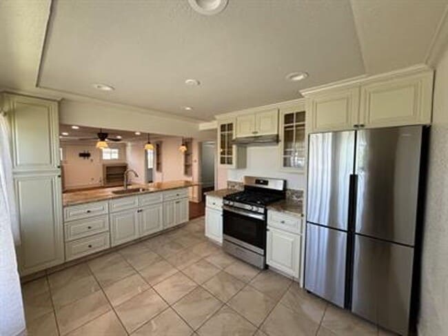 property at 565 Smalley Ave