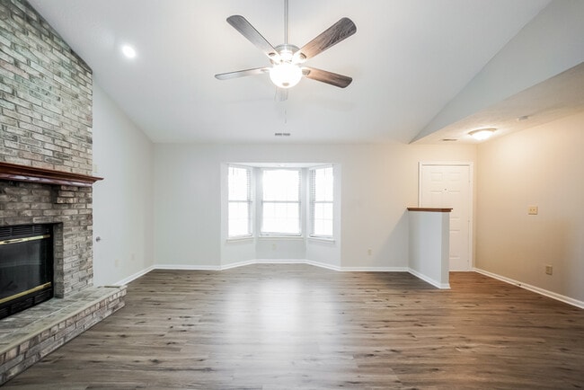 205 Randell Ct in Shelbyville, IN - Building Photo - Building Photo