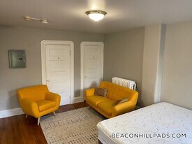 72 Revere St, Unit 4F in Boston, MA - Building Photo