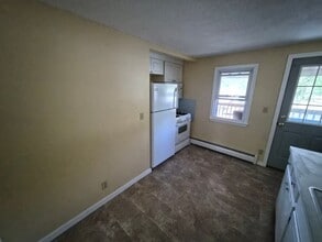 72 Lilac St in Concord, NH - Building Photo - Building Photo