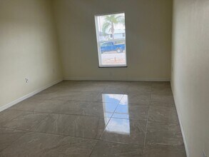 1135 Chiefland St E in Lehigh Acres, FL - Building Photo - Building Photo