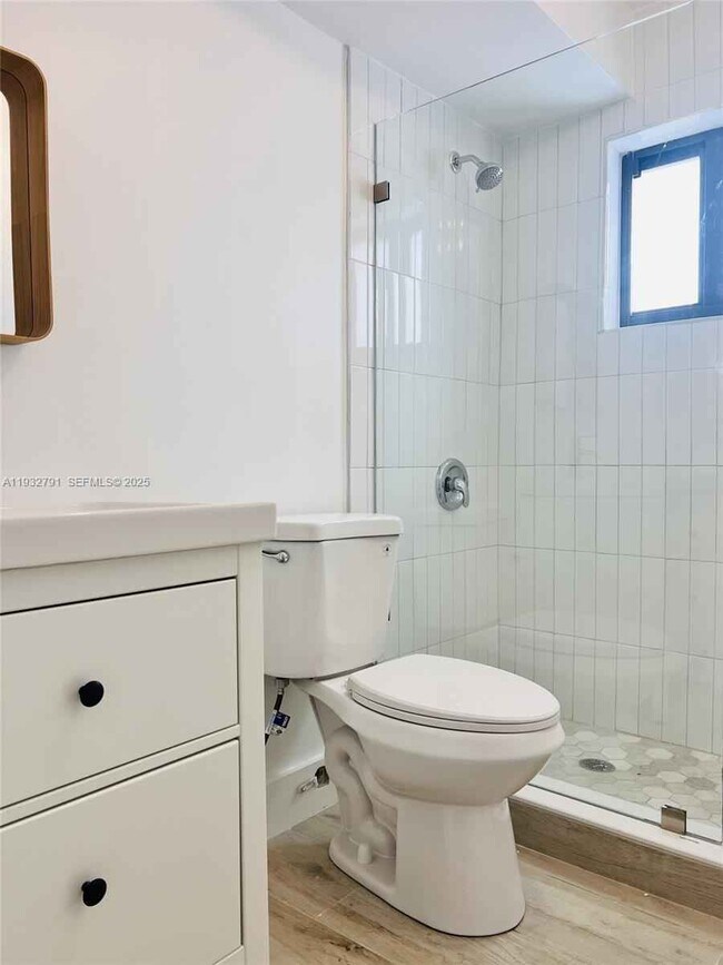 910 SW 4th Ave in Miami, FL - Building Photo - Building Photo