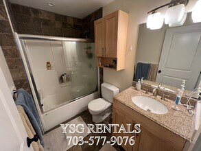 192 Hillside St, Unit 1 in Boston, MA - Foto de edificio - Building Photo