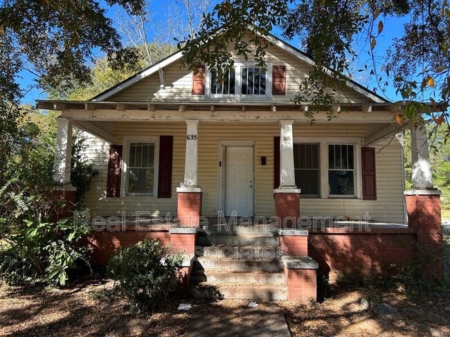 property at 635 E Chappell St