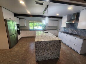 9345 Golondrina Dr in La Mesa, CA - Building Photo - Building Photo