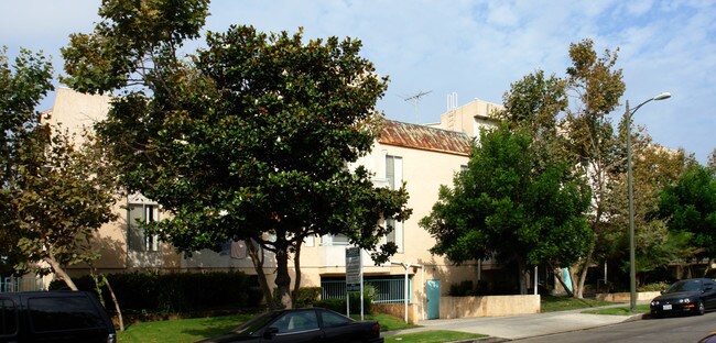 3633-3637 Clarington Ave in Los Angeles, CA - Building Photo - Building Photo