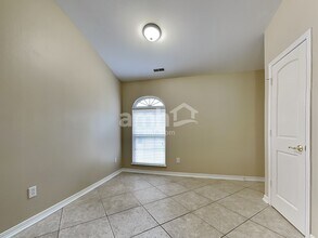 937 Heatherwood Dr in Greenwood, IN - Building Photo - Building Photo
