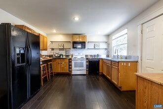 310 South Street West in Charlottesville, VA - Building Photo - Building Photo