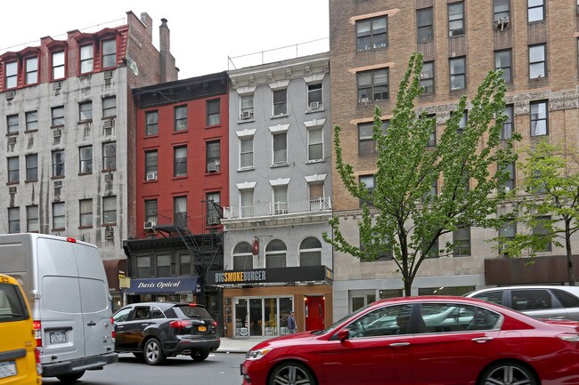 70 Seventh Ave in New York, NY - Building Photo - Building Photo