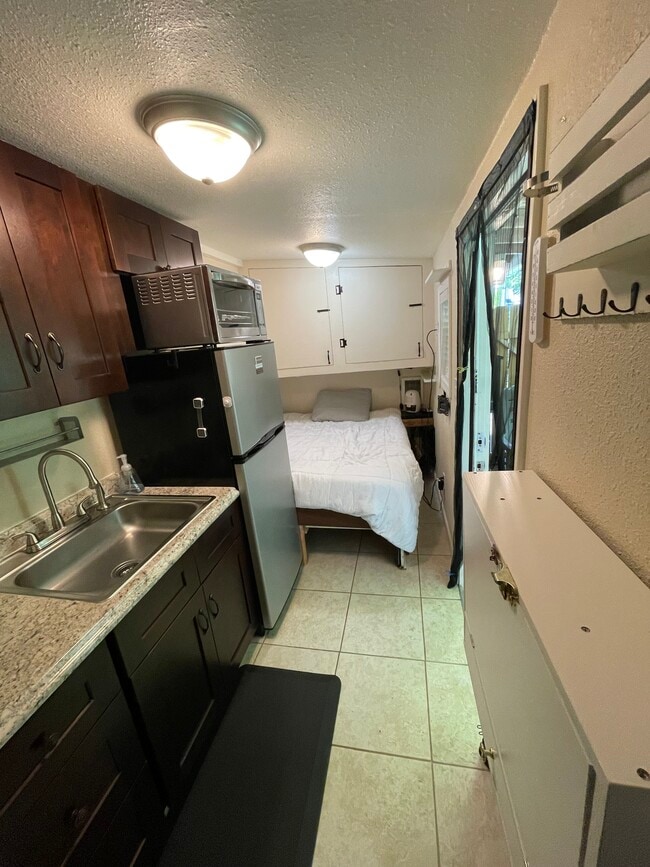 property at 1915 Mountain View Ave W