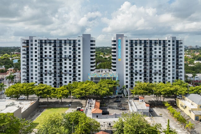 Intown Apartments in Miami, FL - Building Photo - Building Photo