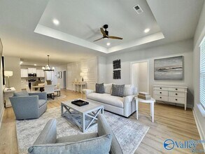 6067 Gardner Maples Dr SE in Owens Cross Roads, AL - Building Photo - Building Photo