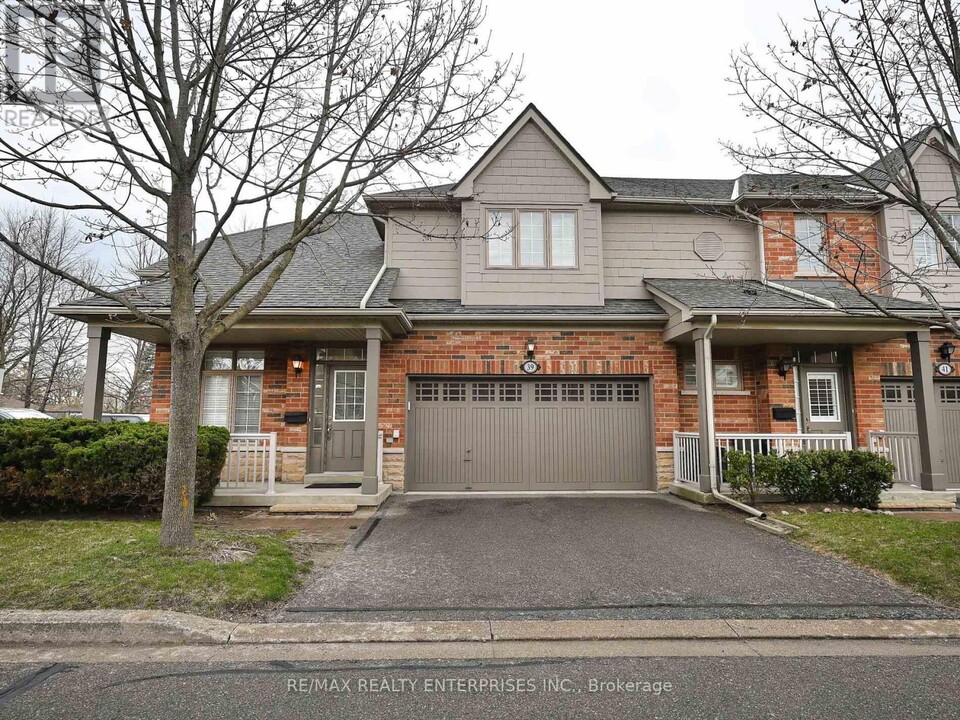 1633-1633 Northmount Ave in Mississauga, ON - Building Photo