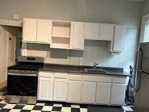 36 7th St in New Bedford, MA - Building Photo - Building Photo