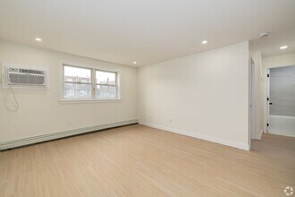 921 Tyson Ave, Unit C12 in Philadelphia, PA - Building Photo - Building Photo