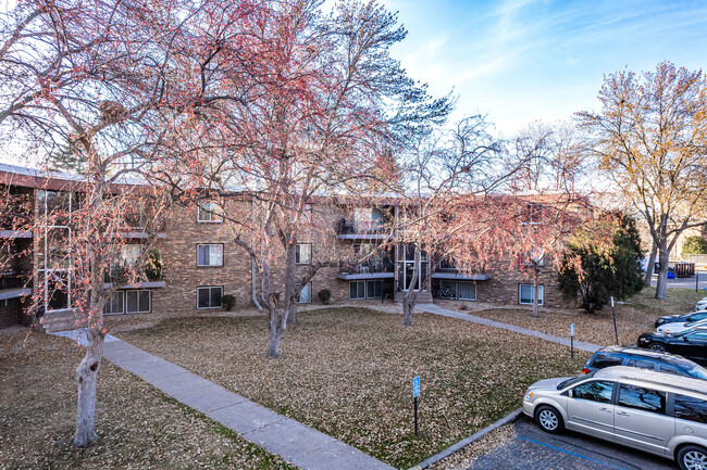 Broadway Village Apartments in Minneapolis, MN - Building Photo - Building Photo