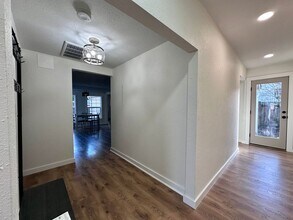 18930 SW Wildcat Ln in Beaverton, OR - Building Photo - Building Photo