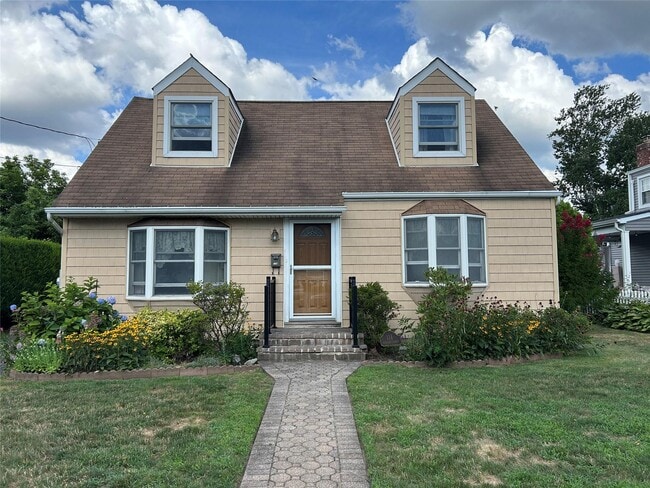 property at 114 Elmwood St