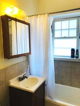 1056 W Thorndale Ave in Chicago, IL - Building Photo - Building Photo