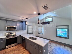 334 Dargan Pl SW in Atlanta, GA - Building Photo - Building Photo