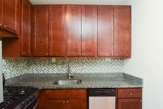 4530 N Damen Ave, Unit J08P in Chicago, IL - Building Photo - Building Photo