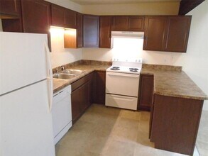 822 White Oak Dr in O'Fallon, IL - Building Photo - Building Photo
