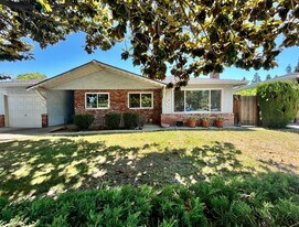 1031-1033 Dale Ave in Mountain View, CA - Building Photo