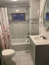 213 Woodland Cir in Bristol, TN - Foto de edificio - Building Photo