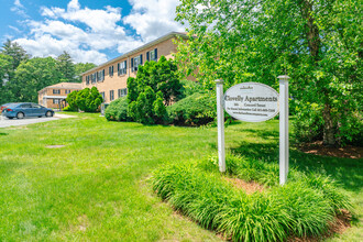 Clovelly Apartments in Nashua, NH - Foto de edificio - Building Photo