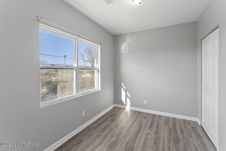 1543 S 10th St-Unit -1 in Louisville, KY - Building Photo - Building Photo