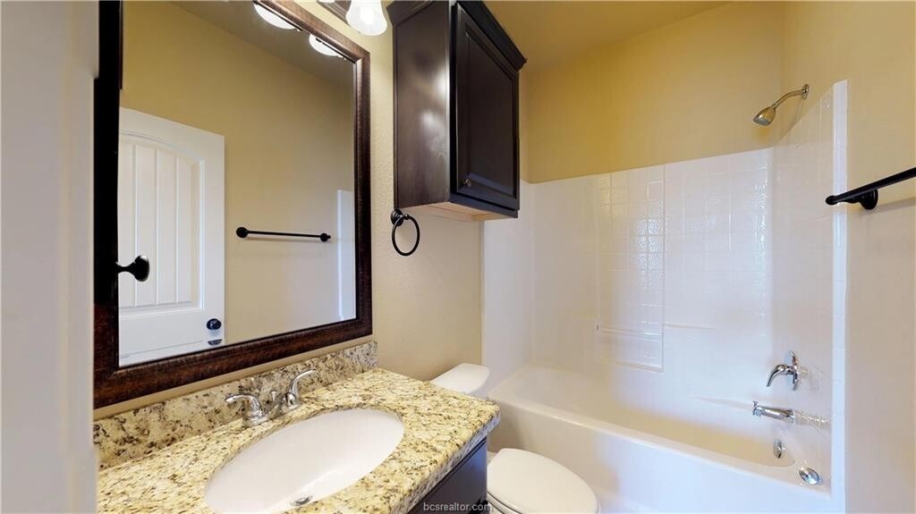 104 Armored Ave in College Station, TX - Building Photo