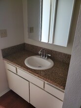 5227 Hermitage Ave in Los Angeles, CA - Building Photo - Building Photo
