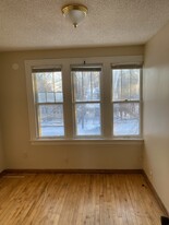 1105 Rose Ave E, Unit 2 in St. Paul, MN - Building Photo - Building Photo