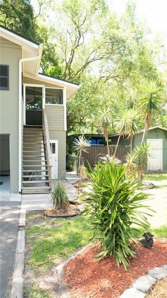 2116 Henderson Dr in Orlando, FL - Building Photo - Building Photo