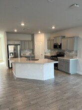 2368 W Heather Ln in Hanford, CA - Building Photo - Building Photo
