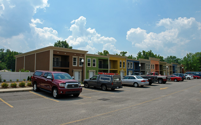 12-34 Courtyard Ln in Barboursville, WV - Foto de edificio - Building Photo