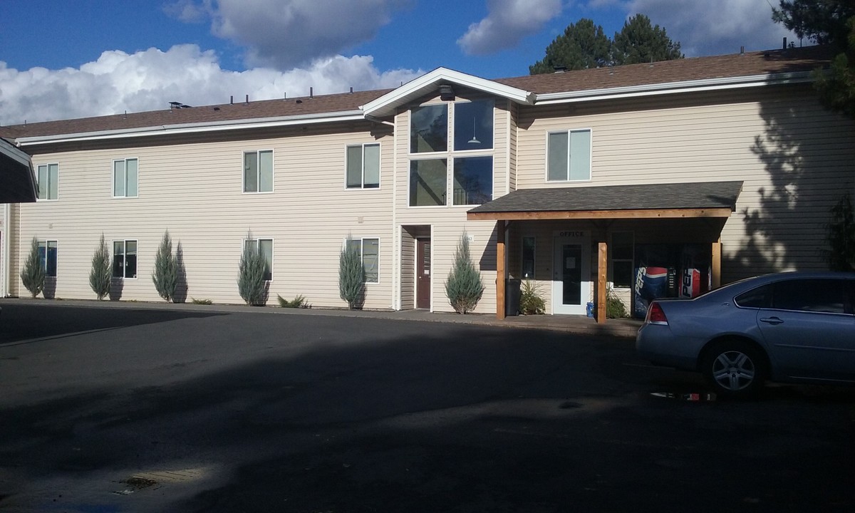 1832 E South Riverton Ave in Spokane, WA - Building Photo