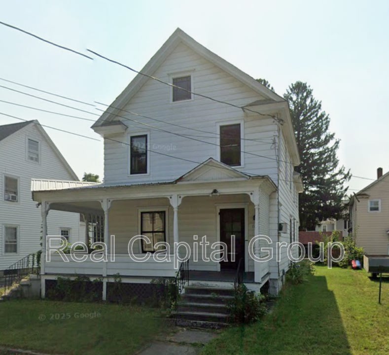 76 Crandall St in Glens Falls, NY - Foto de edificio