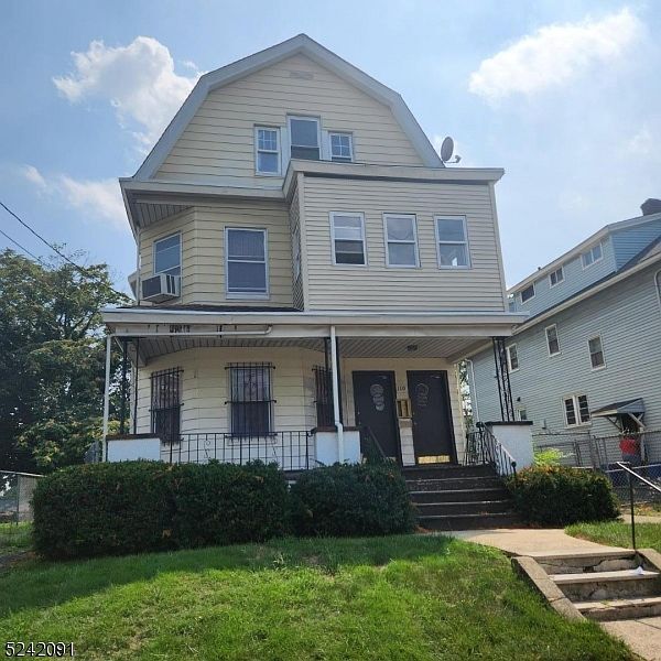 110 Nesbit Terrace in Irvington, NJ - Building Photo