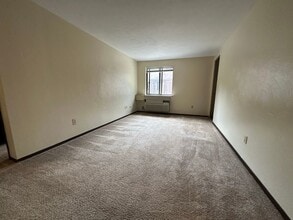 301-312 Kellywood Manor in New Kensington, PA - Building Photo - Building Photo