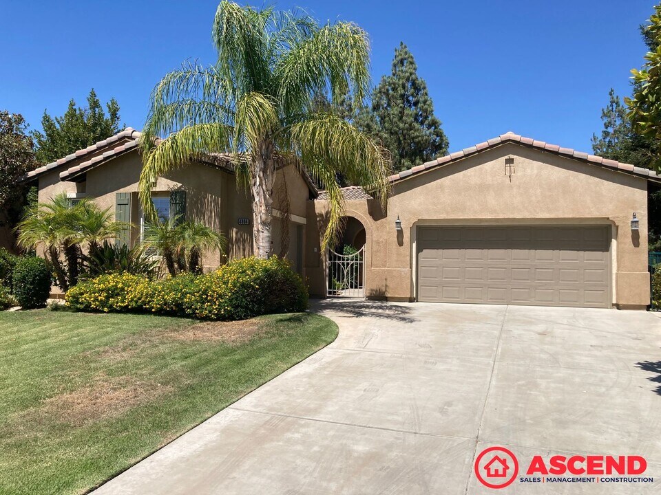 4804 Aviara Dr in Bakersfield, CA - Building Photo
