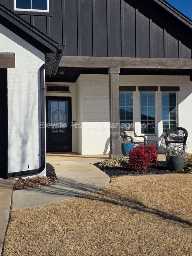 1101 Sawmill Rd in Norman, OK - Building Photo - Building Photo