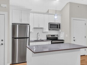 97 Great Rd, Unit 6 in Acton, MA - Building Photo - Building Photo