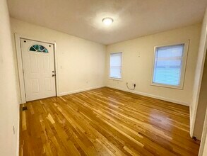 119 Hillside St, Unit 2 in Boston, MA - Building Photo - Building Photo