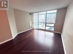 219 Fort York Blvd in Toronto, ON - Building Photo - Building Photo