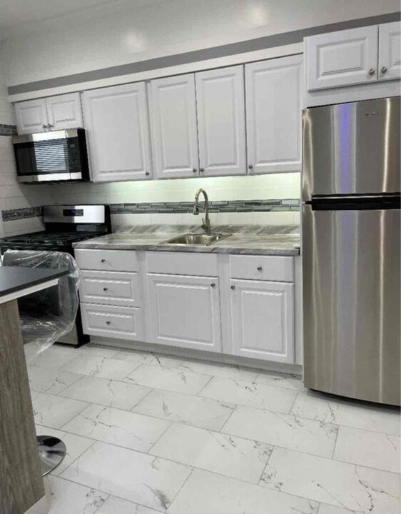 5 Royalton Pl-Unit -Apt 33 in Bloomfield, NJ - Building Photo