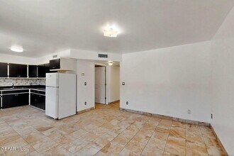 540 N Yarbrough Dr in El Paso, TX - Foto de edificio - Building Photo