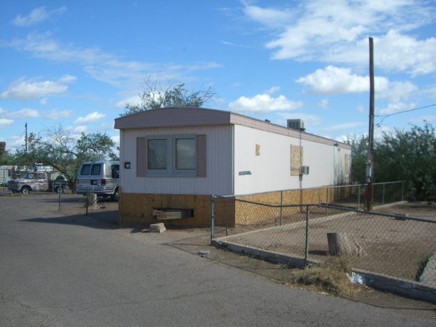 Sunrise Mobile Home Park in Phoenix, AZ - Foto de edificio