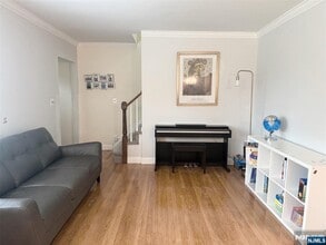 693 Oak Ave in Maywood, NJ - Building Photo - Building Photo
